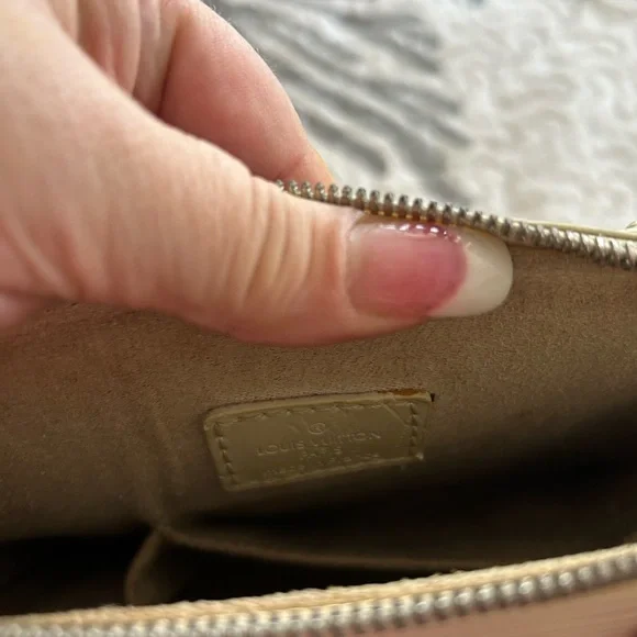 Authentic Louis Vuitton Ivory Epi Alma Textured Leather Bag - Picture 13 of 15